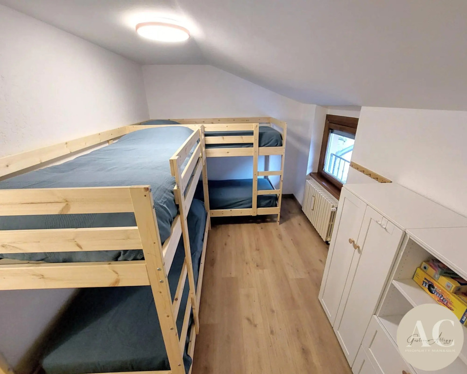Square Apartment in Ponte di Legno