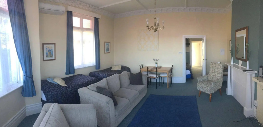 Manor on the Park Backpackers