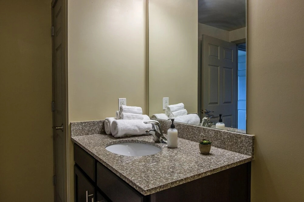 FRONTDESK Phoenix Apts Downtown Fort Worth