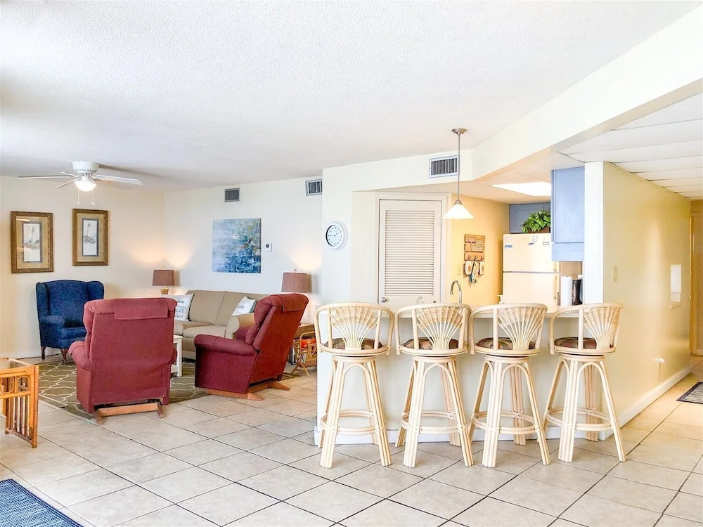 Aqua Vista Condominiums