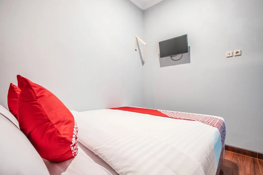 Urbanview Hotel Arafuru Residence Duren Sawit