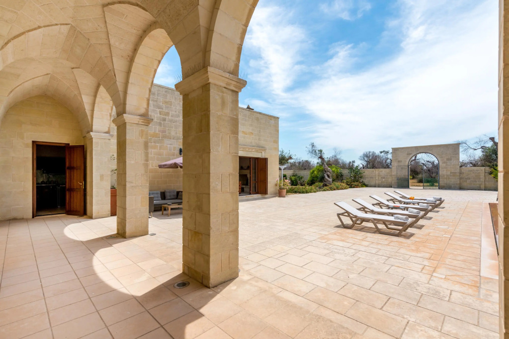 Masseria Le Giare In Carpignano Salentino