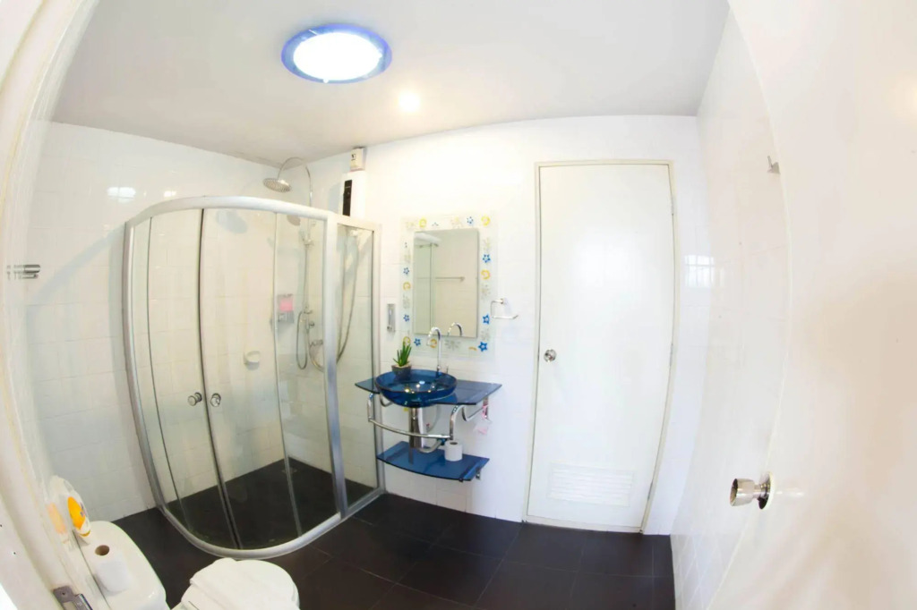 Luna Guesthouse and Travel