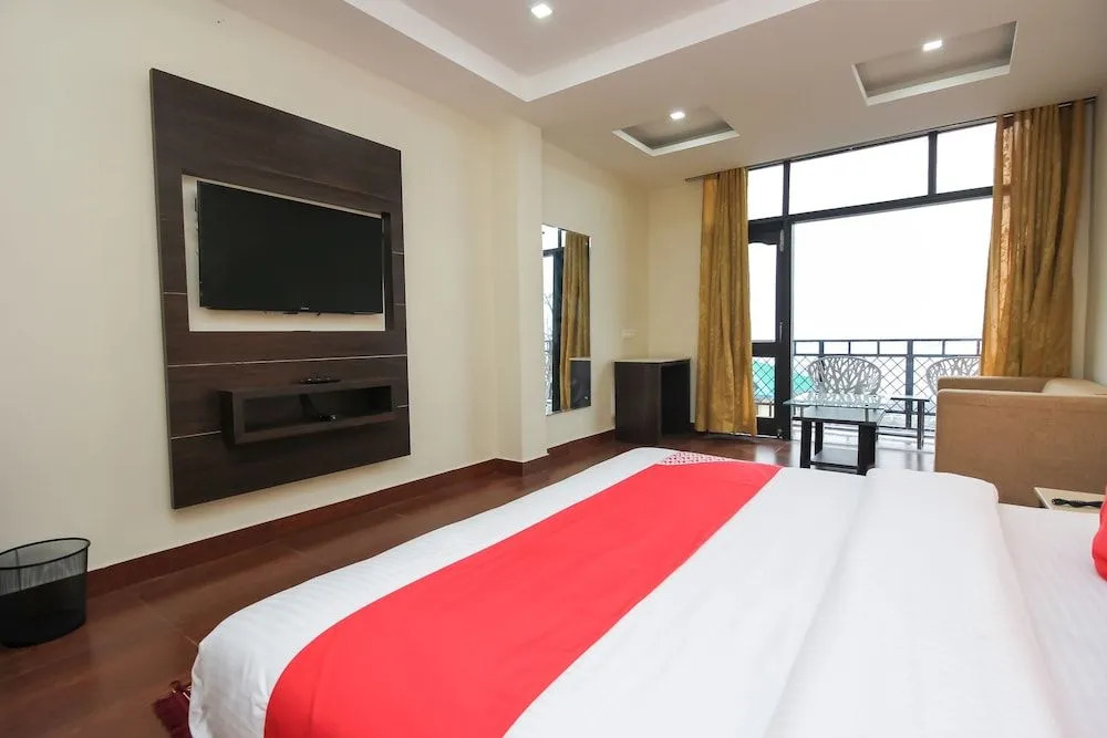 OYO 28425 Dal Lake Resort
