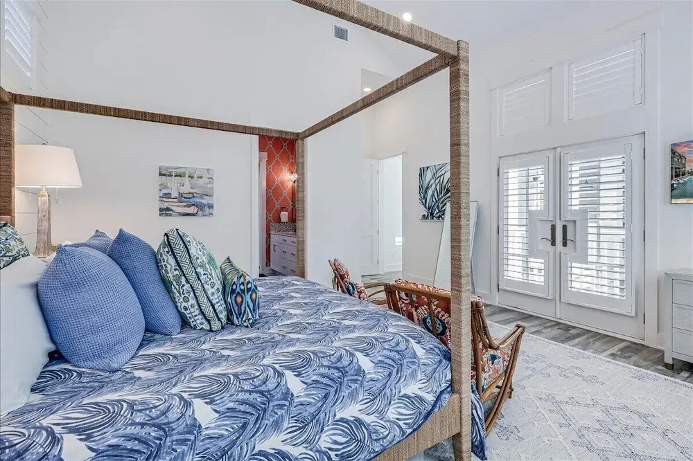 The Pool House 315 HI