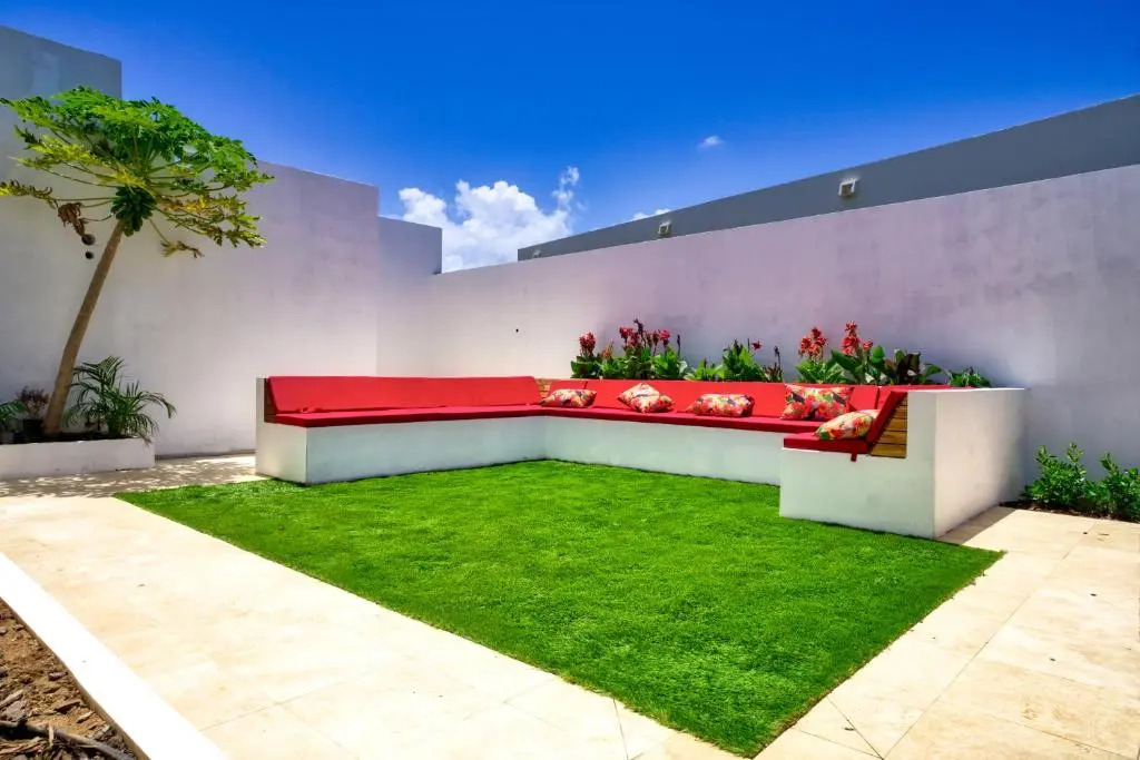Grand Modern Villa 6-bedroom! Brand New! Heated Jacuzzi!