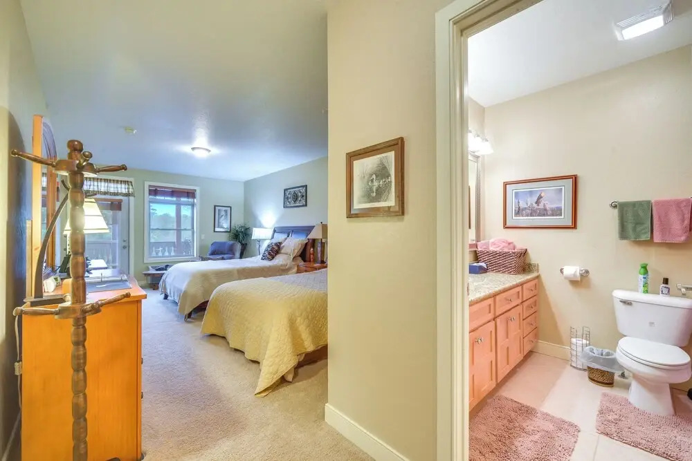 Cozy Birchwood Condo on Tagalong Golf Course!