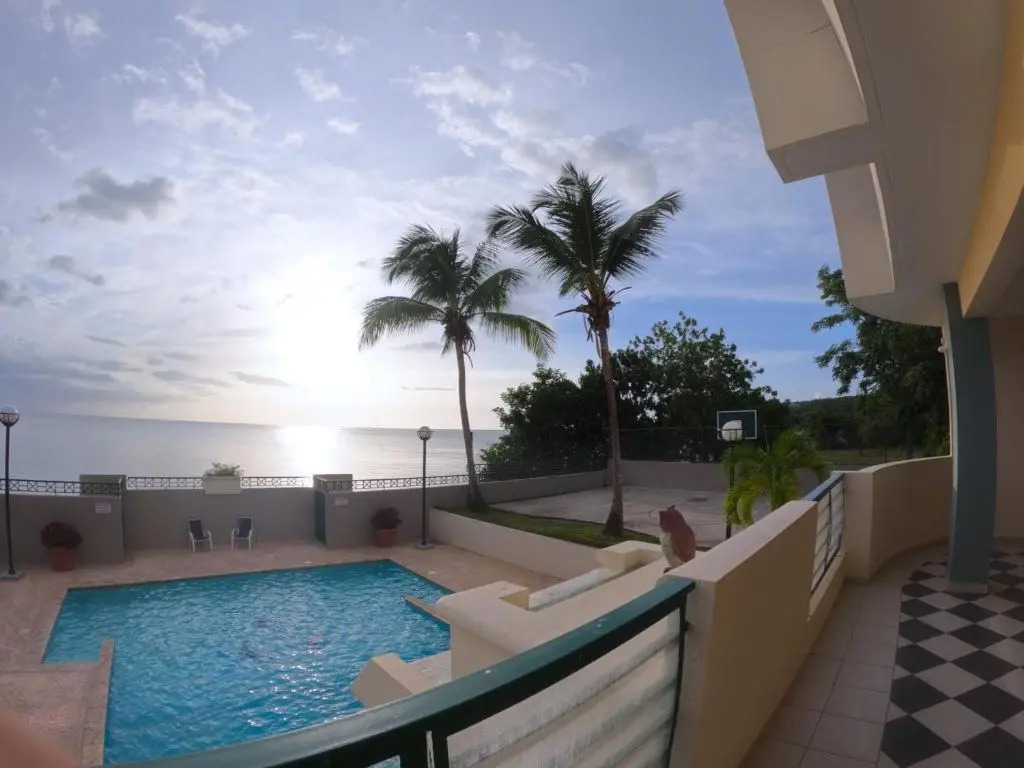 In Joyuda Beach, Apartment with Pool & Basketball Court