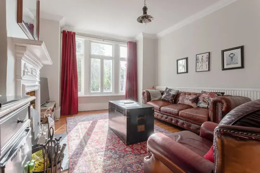 Well-decorated 2 Bedroom Garden Flat in Balham