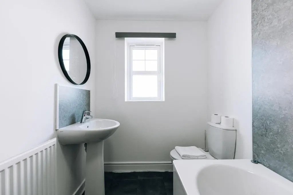 Executive Norton House 3 Bedrooms Workstays UK Video Tour Available