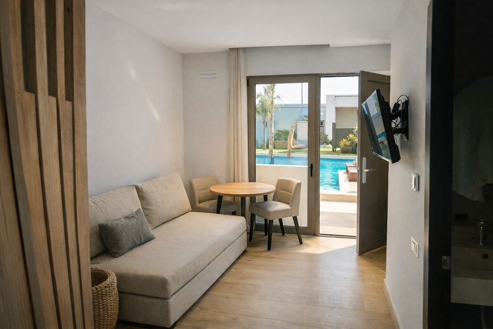 Oasis Luxury Suites