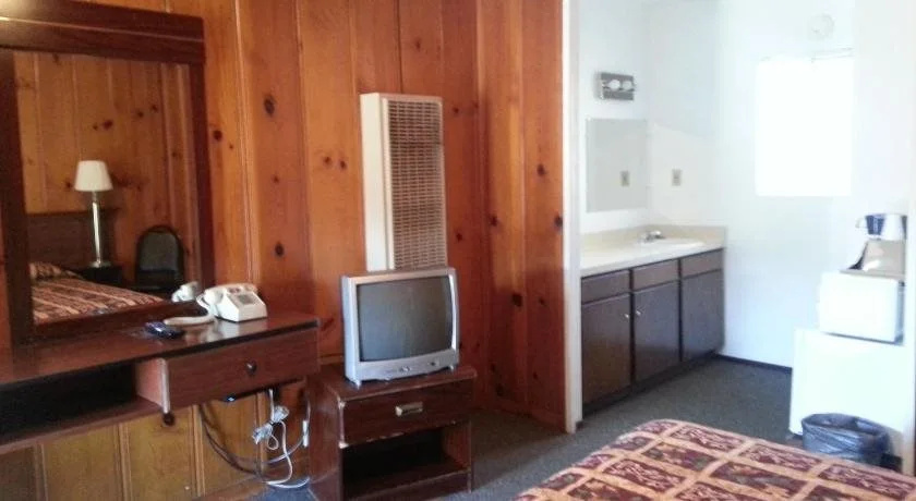 Pine Cone Motel