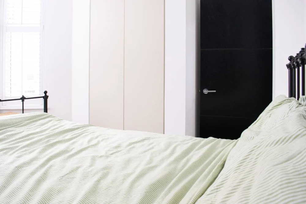 Modern 1 Bed 2-storey Flat in Clapton