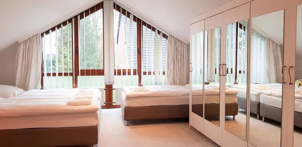 Tolstov-Hotels Beautiful Villa with Big Garden