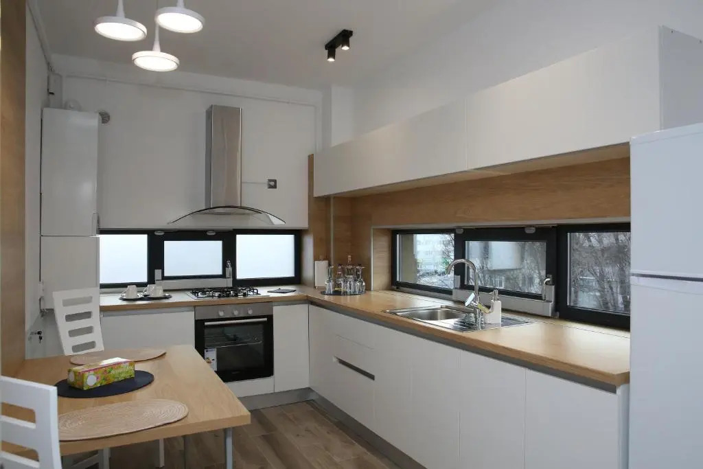 ResHome Apartments&Rooms