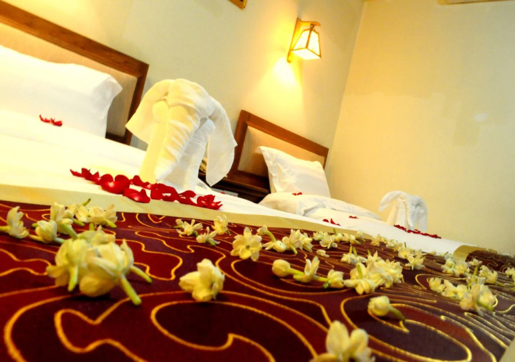 Sedona Hotel Inya Wing