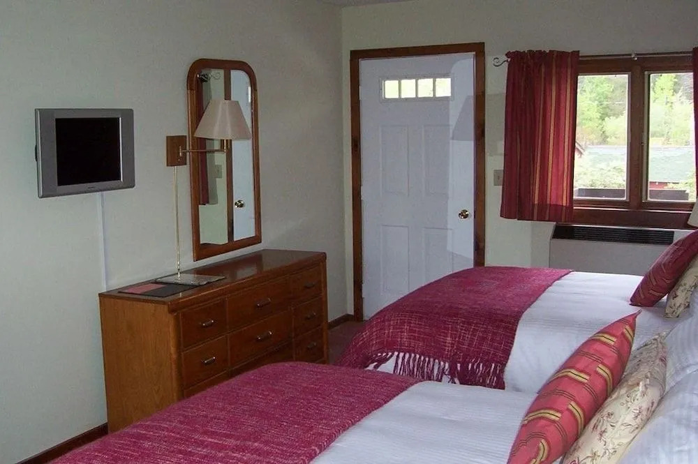 Blackhead Mountain Lodge & Country Club