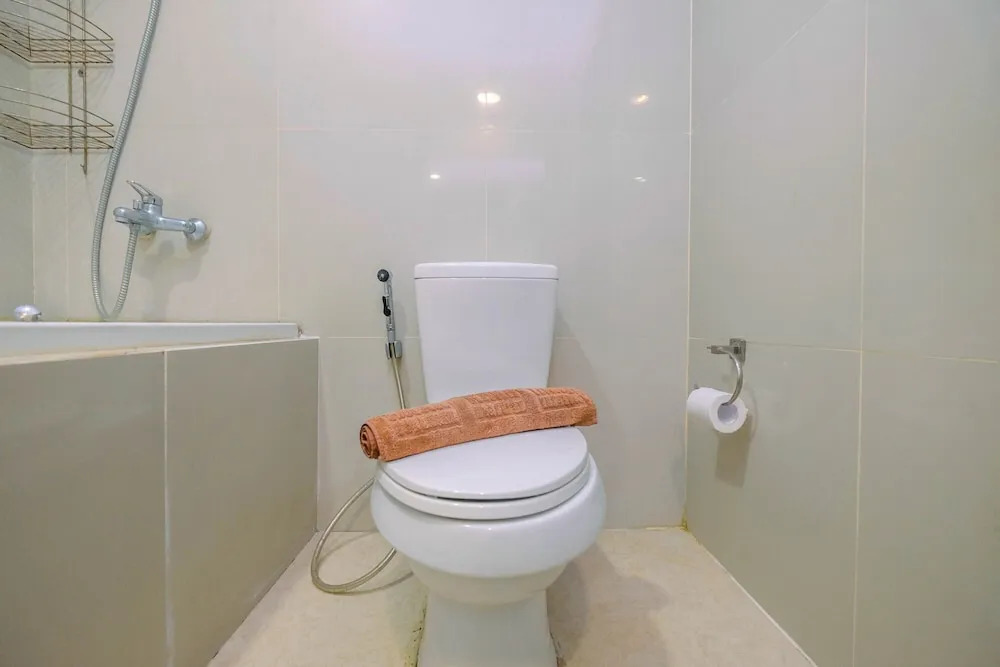 Comfy and Minimalist 1BR Apartment at Atria Residence
