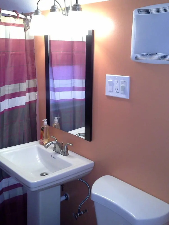 JARVIS West Blvd 3BD Suites by Edgewater Park & Downtown