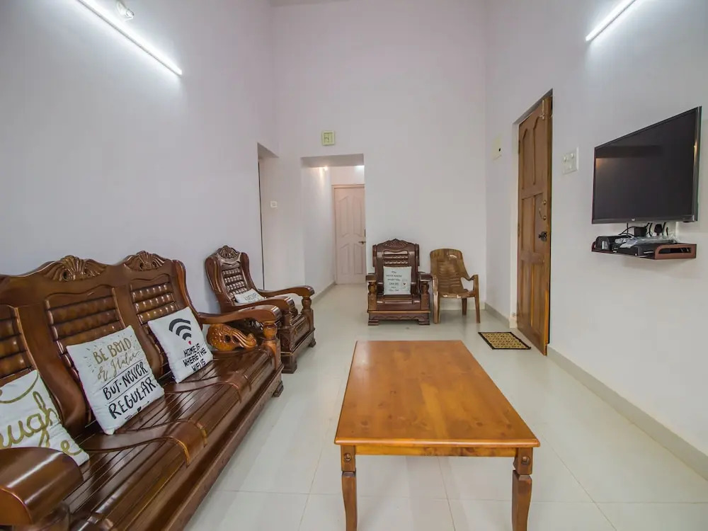 OYO 12703 Home Modern 2BHK Porvorim