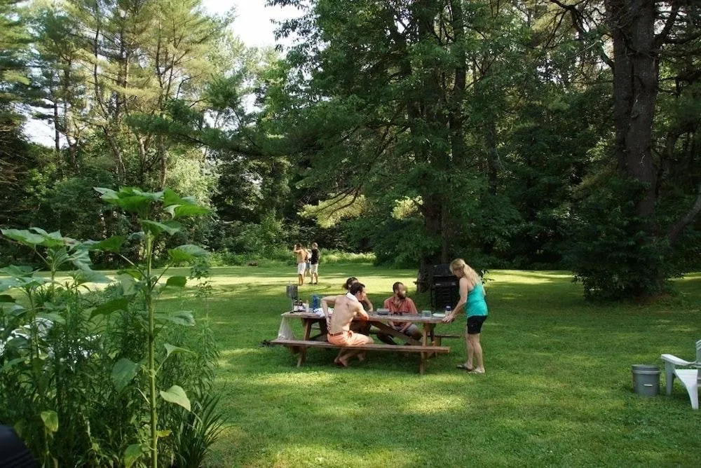 Saratoga Garden Motel