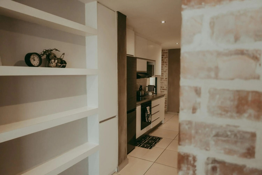 Modern 1-bedroom near Grove Mall and Lady Pohamba AirBnB