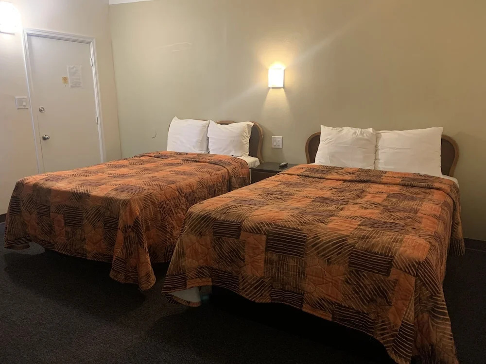 Ventura Beach House Motel