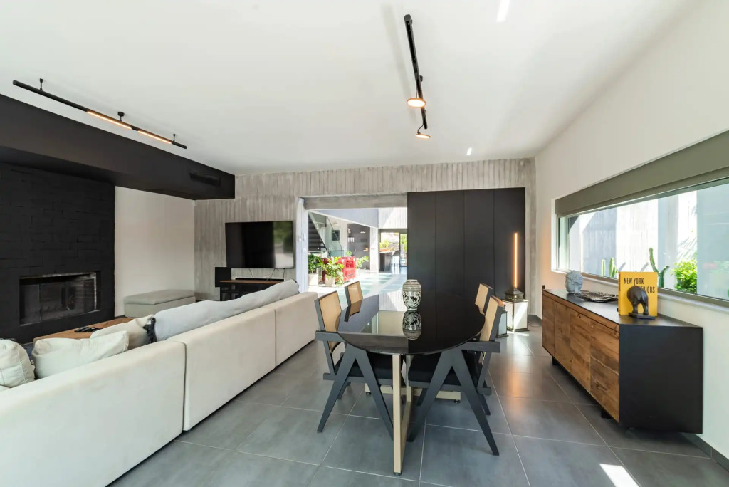 Villa Eleven