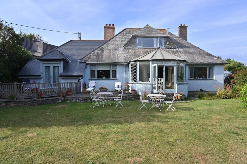 Halwell Lodge