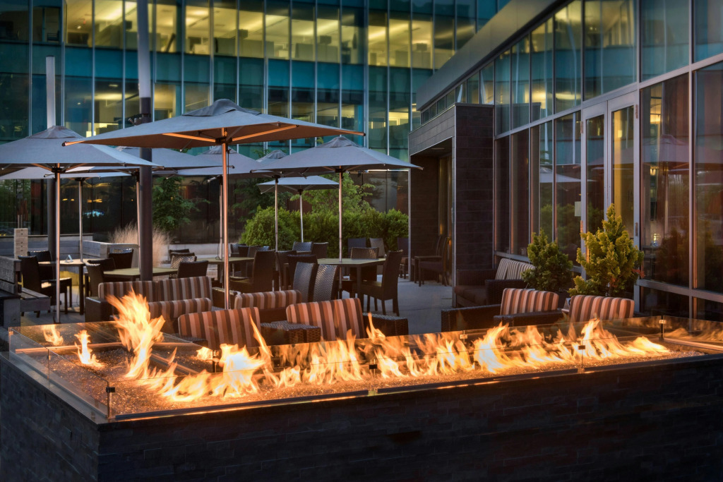 Courtyard by Marriott Philadelphia South at The Navy Yard
