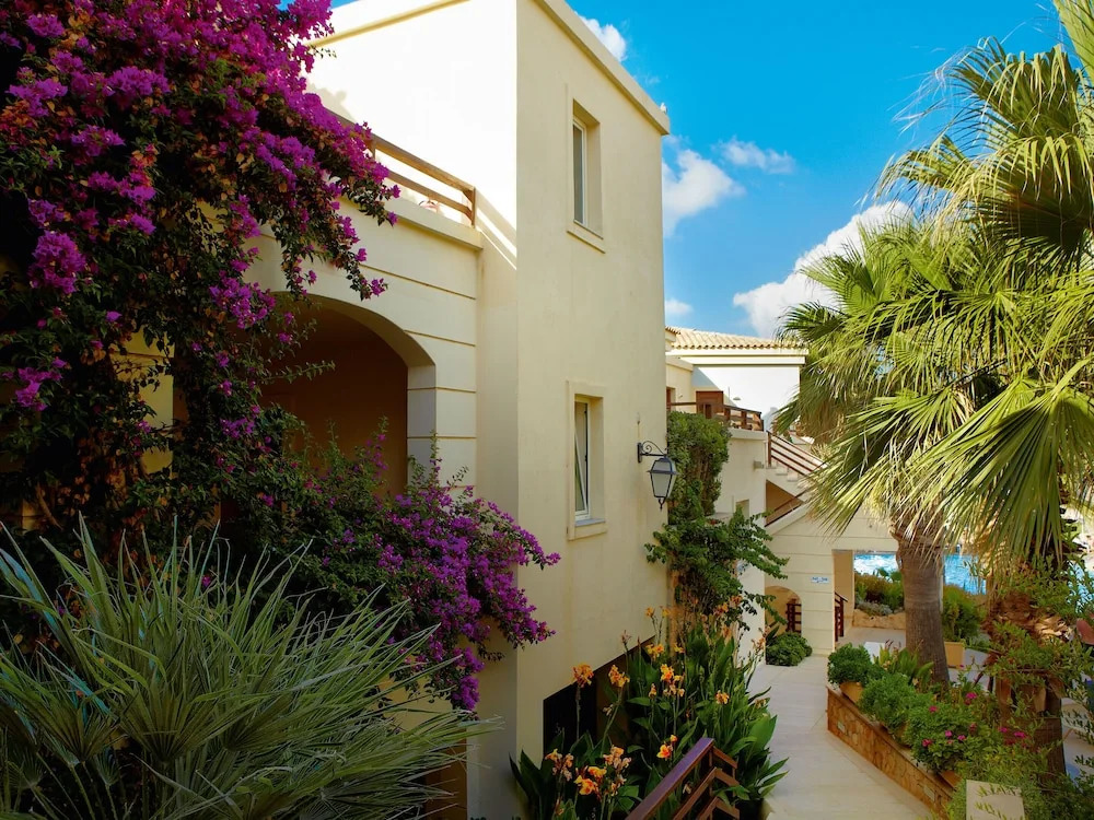 Villa Areva by Villa Plus