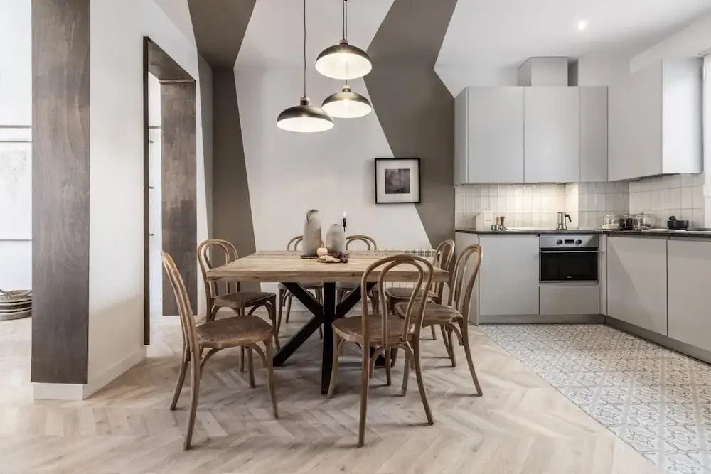 Broto - 4 Bedrooms in Malasa a