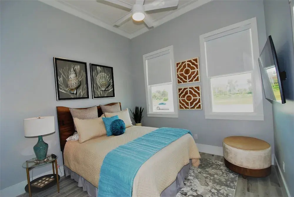 Seaglass Cottage - Private Home At The Shores 3 Bedroom Home by RedAwning