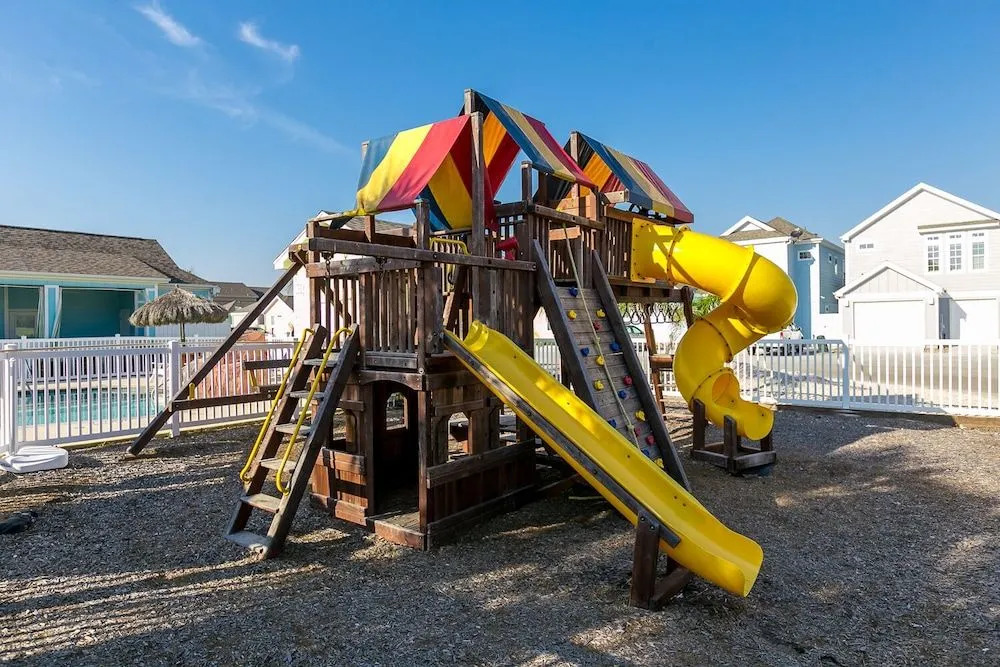 Rare 5BR Pirates Bay Condo by RedAwning
