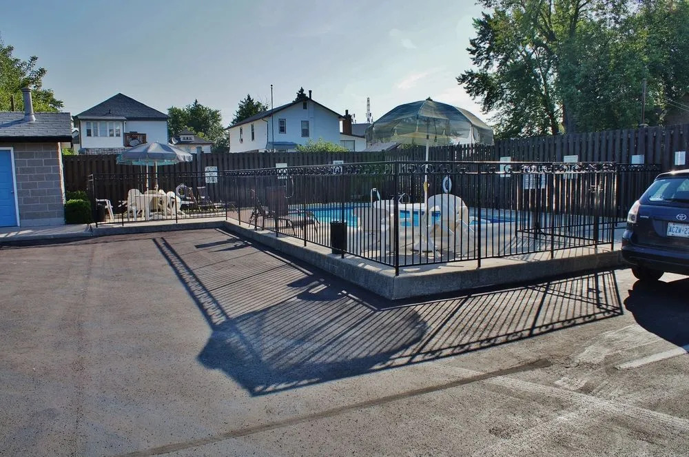 Americas Best Value Chalet Inn and Suites Niagara Falls