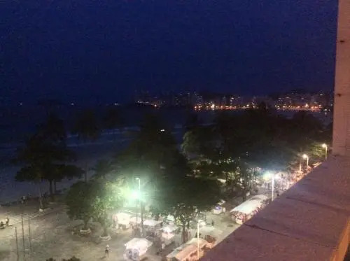 Pitangueiras Frente Total Mar pé na areia