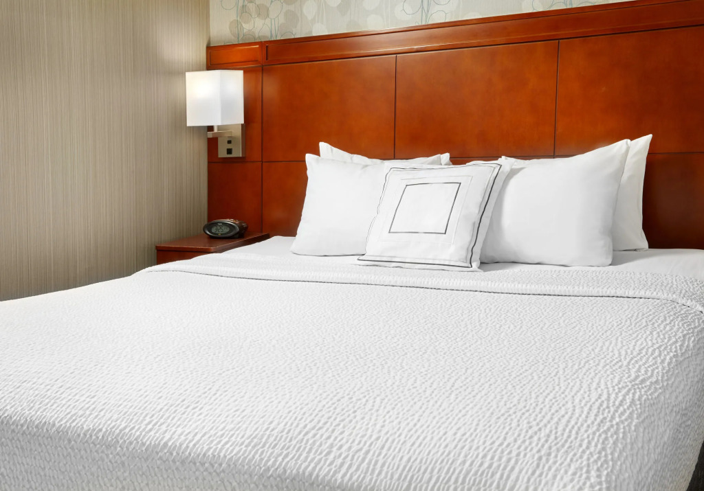 Courtyard by Marriott San Antonio Six Flags at The RIM