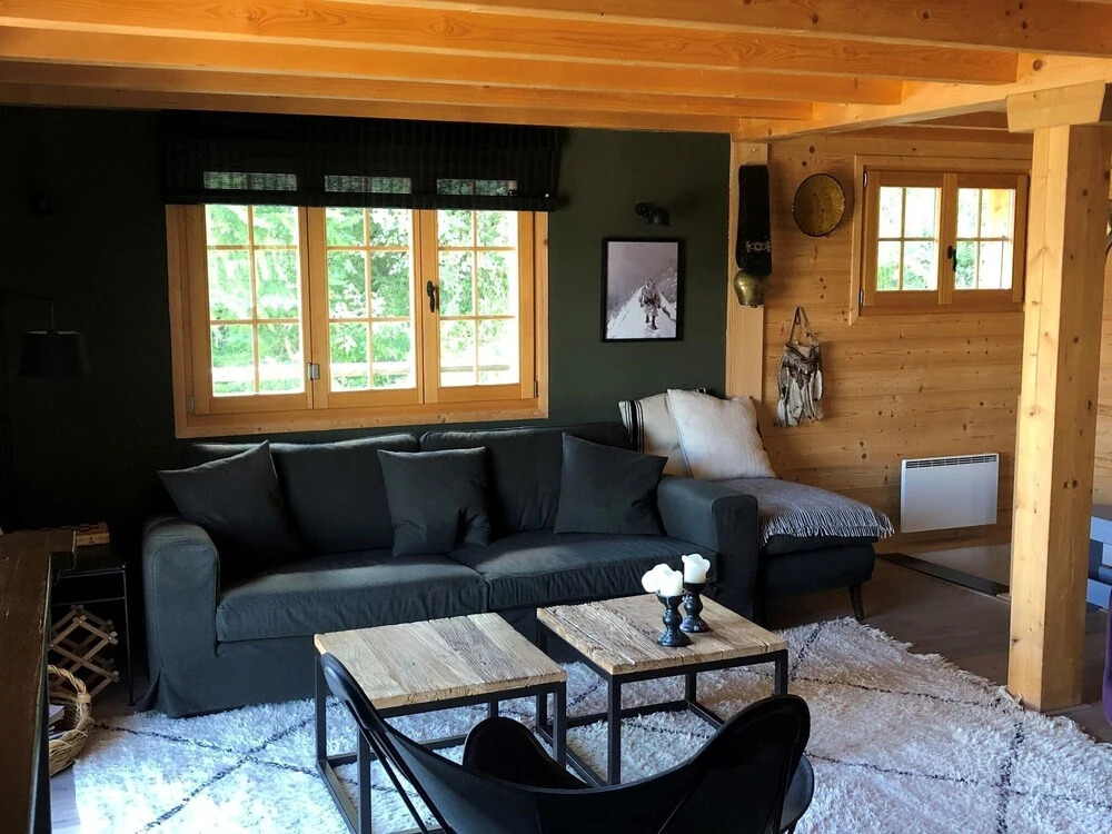 A Beautifully Located, Detached Chalet With Delightful Views in La Tzoumaz