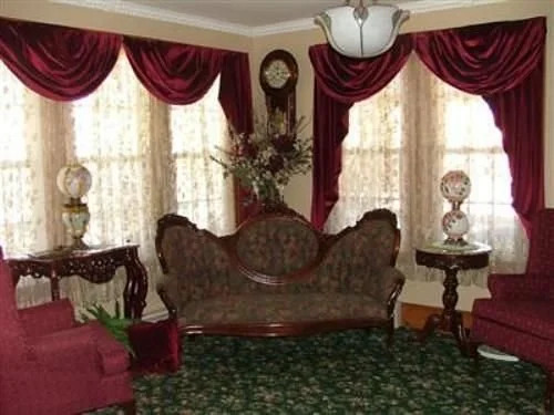 Magnolia House