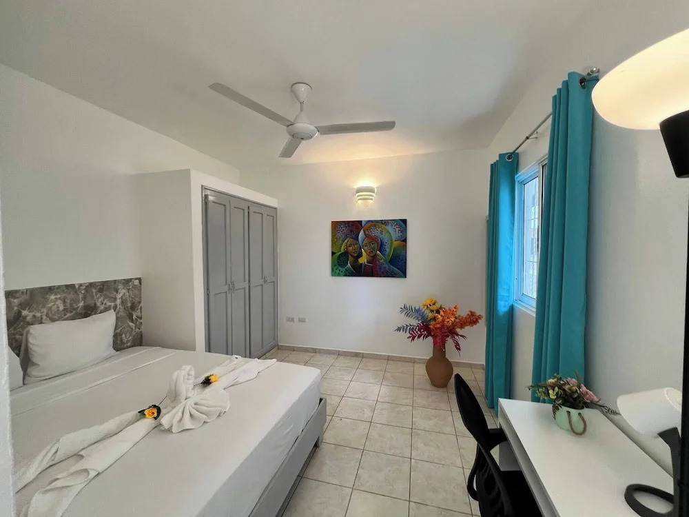 Secure 2-pers Apartment Close to the Beach