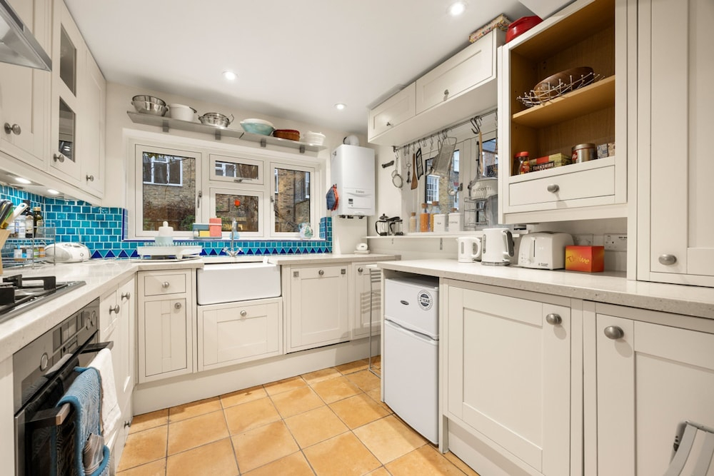 Stunning 3 Bedroom Maisonette in Chelsea