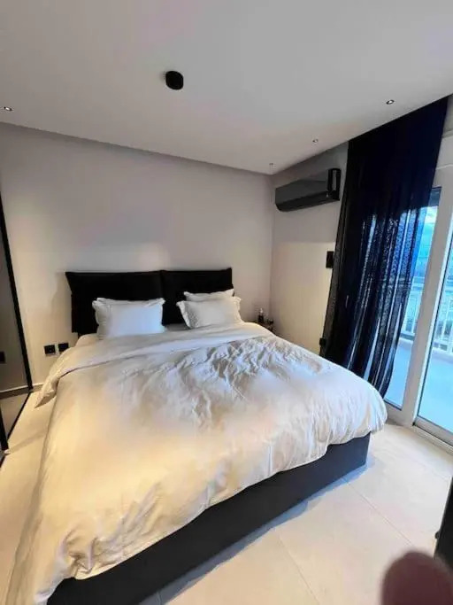 Lagonisi 2 bedroom luxury Apartment by the sea!