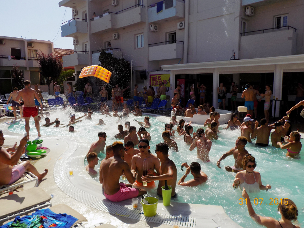 Отель Quayside Village Hotel — Adults Only