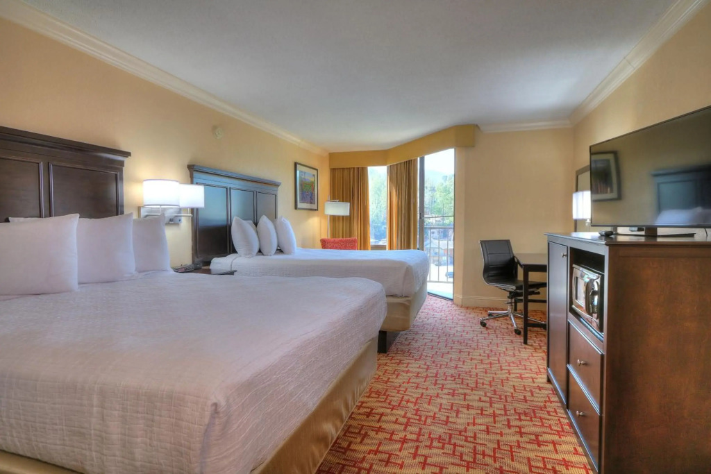 Edgewater Hotel - Gatlinburg
