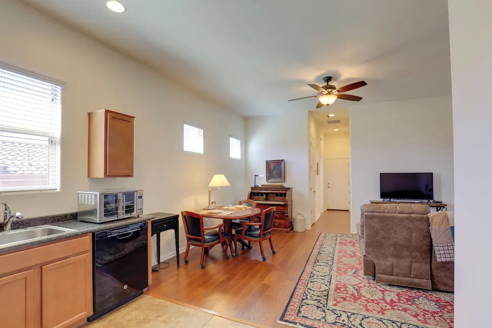 Tucson Home w/ Private Pool & Mountain Views!