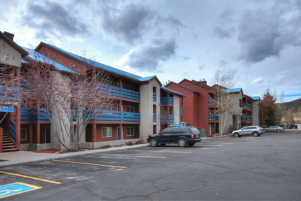 C213 Cinnamon Ridge 2 Bedroom Condo by RedAwning