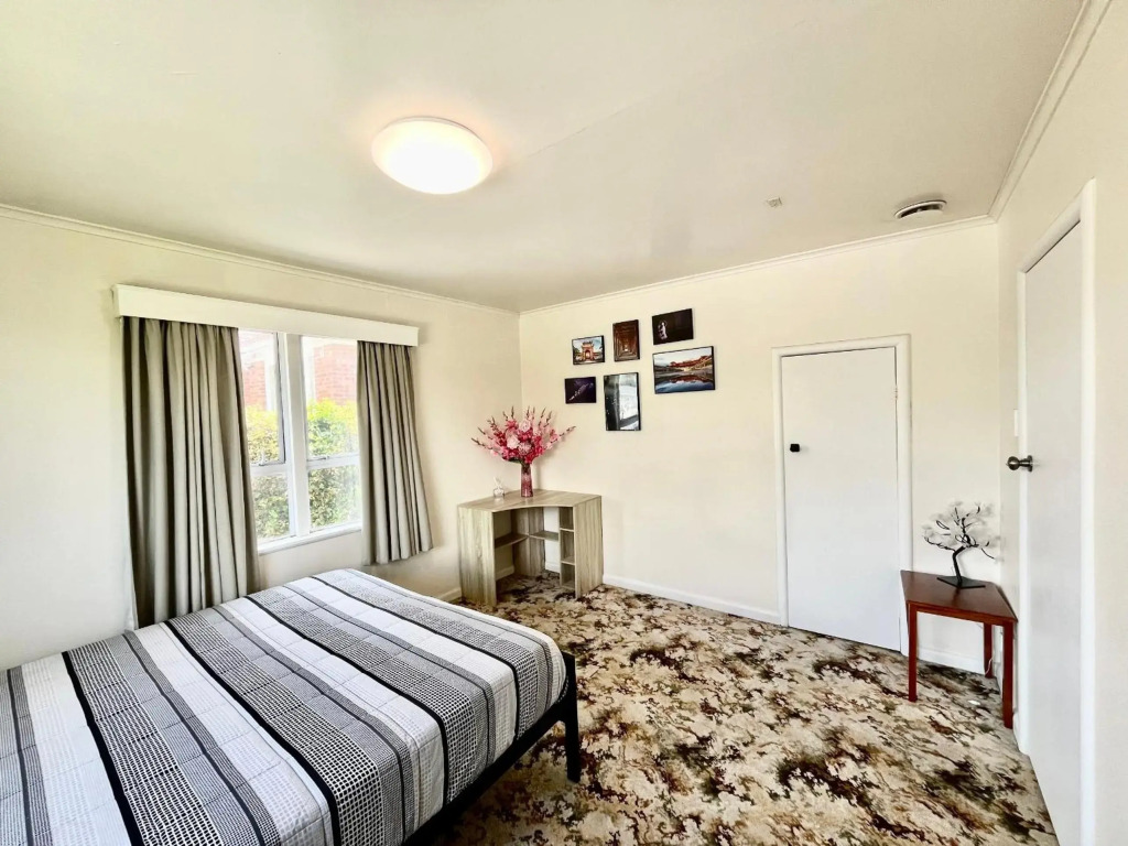 Entire House in Sylvia Park, Central Auckland