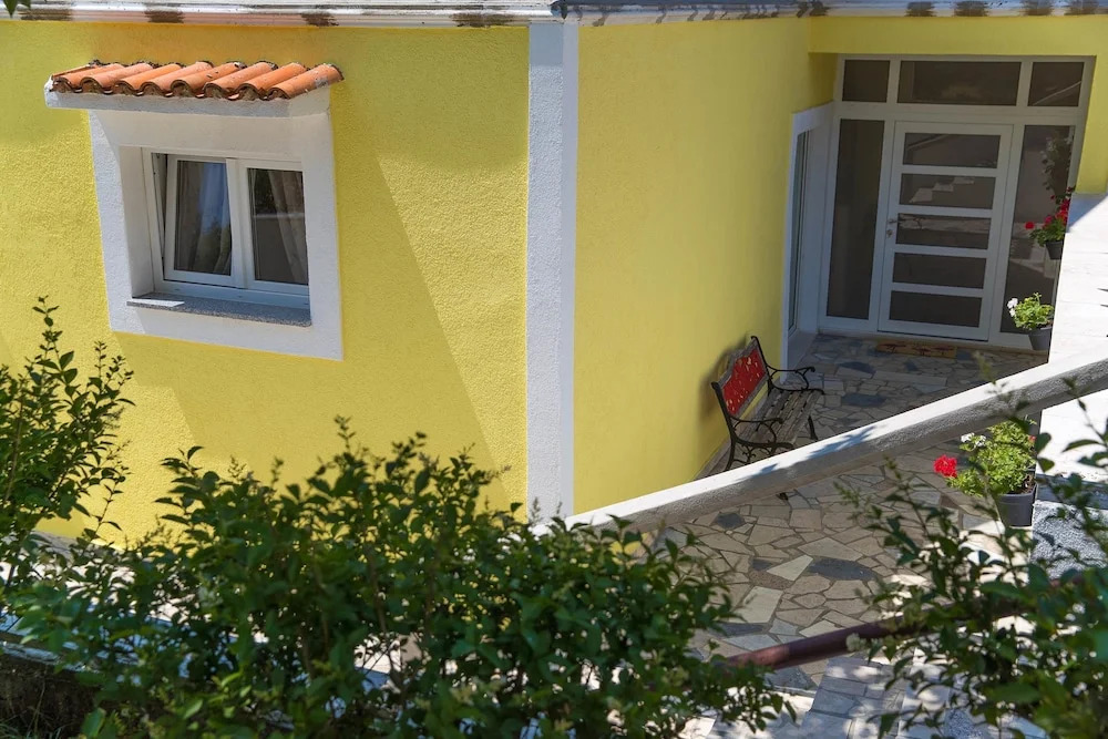 Apartments Lelu