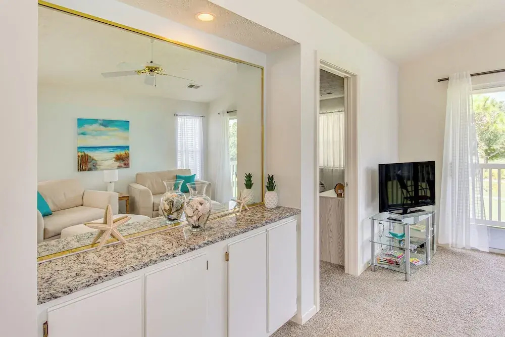 Screened Porch & Community Perks: Myrtle Beach Gem