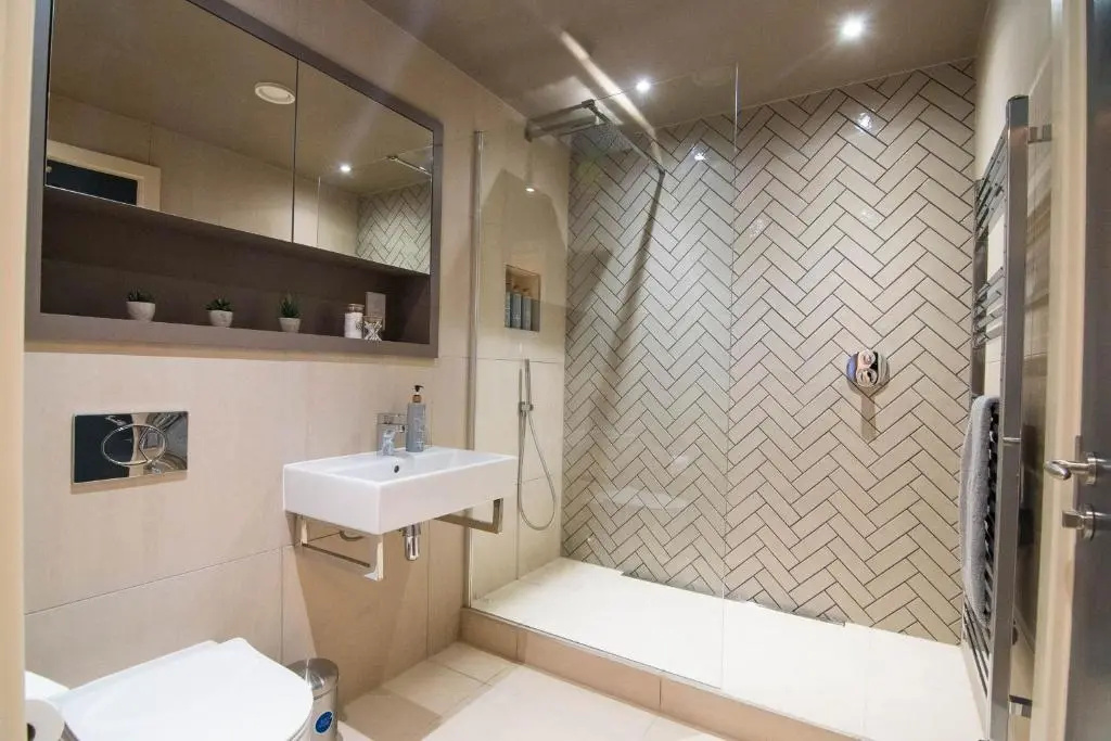 Entire 1 Bed - Number 39 - The Cosy Collection Ltd